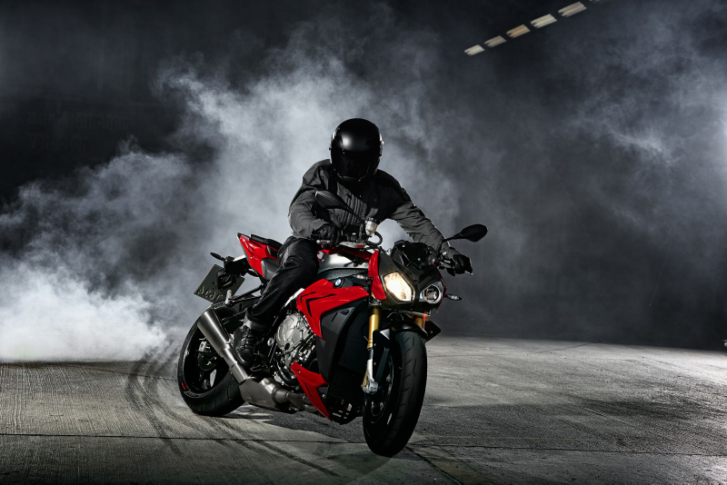 Illustration for article titled The BMW S 1000 R – New High-Performance Roadster Based On The S 1000 RR
